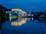 Waterfront Villa luxury House in Saraburi, breathtaking mountain views, near Kasemrad Hospital, สระบุรี