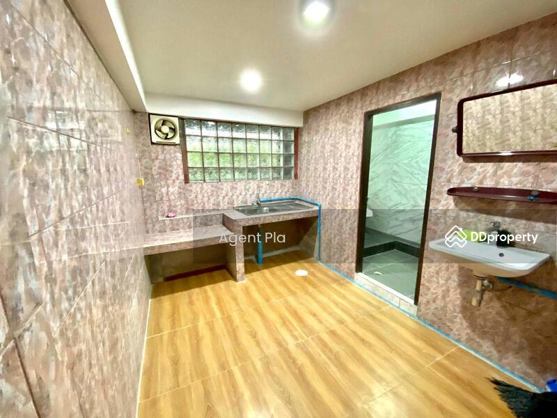 For Rent - Commercial building for rent near Punnawithi BTS station (SPSAD3235), Bangkok