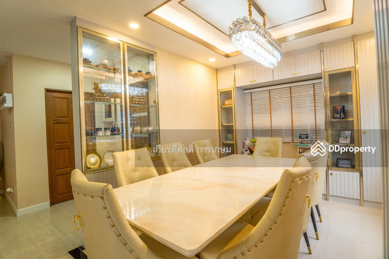 ห้องทานข้าวติดห้องครัว