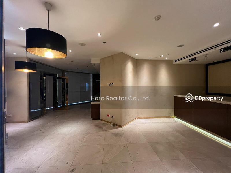 For Rent - For Rent Bangkok Retail Space on Silom Road near BTS Sala Daeng MRT Si Lom in Bang Rak BRE22279, Bangkok