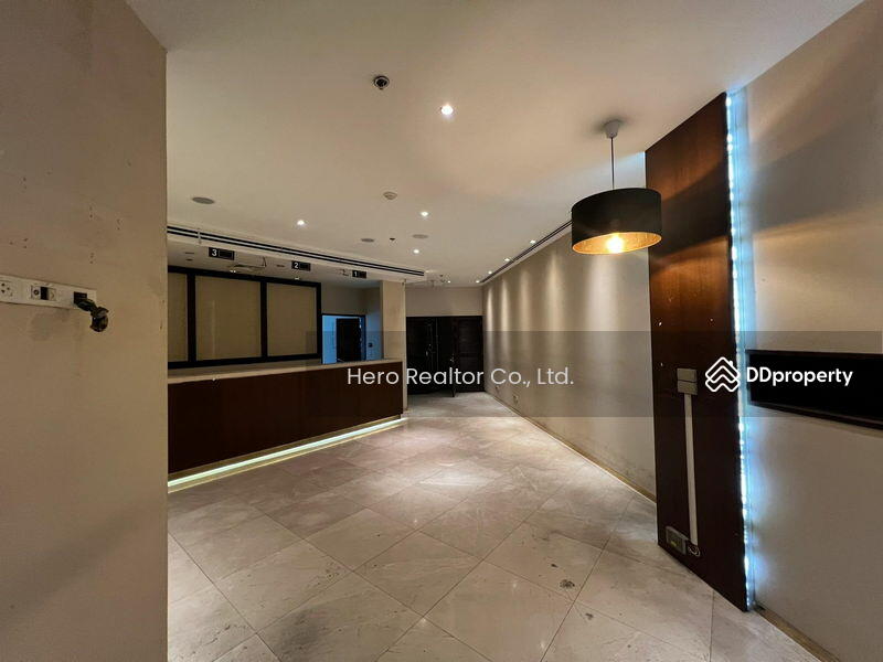 For Rent - For Rent Bangkok Retail Space on Silom Road near BTS Sala Daeng MRT Si Lom in Bang Rak BRE22279, Bangkok
