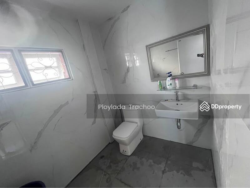 For Sale - 4-Bedroom House, Bangkok
