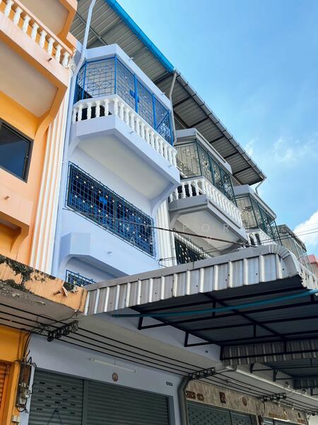 ขาย - ขายอาคารพาณิชย์ ตกแต่งใหม่ - ซอยท่าข้าม แขวงแสมดำ, กรุงเทพ