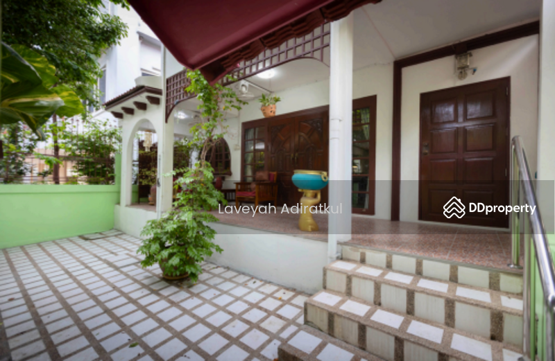 For Sale - 4-Br House near MRT Phra Ram 9, Bangkok