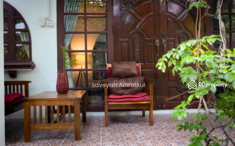 ขาย - 4-Br House near MRT Phra Ram 9, กรุงเทพ