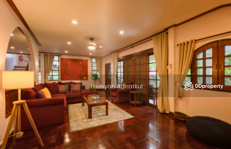 ขาย - 4-Br House near MRT Phra Ram 9, กรุงเทพ