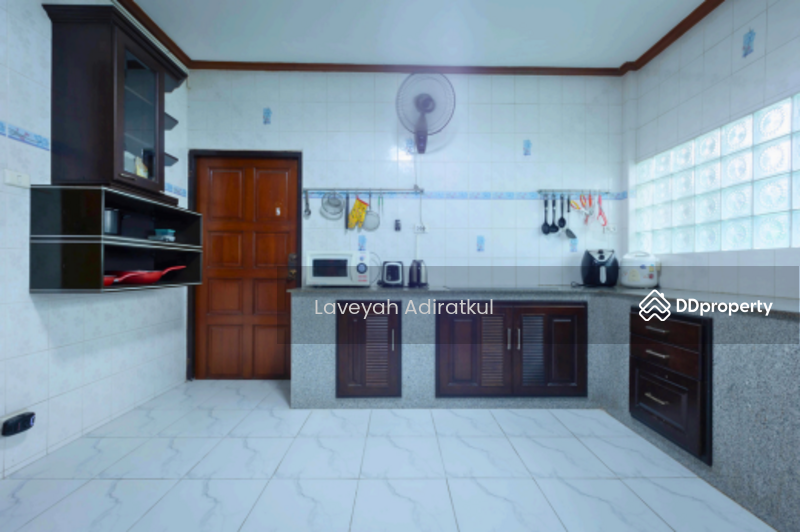 For Sale - 4-Br House near MRT Phra Ram 9, Bangkok
