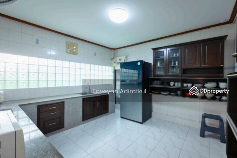 For Sale - 4-Br House near MRT Phra Ram 9, Bangkok