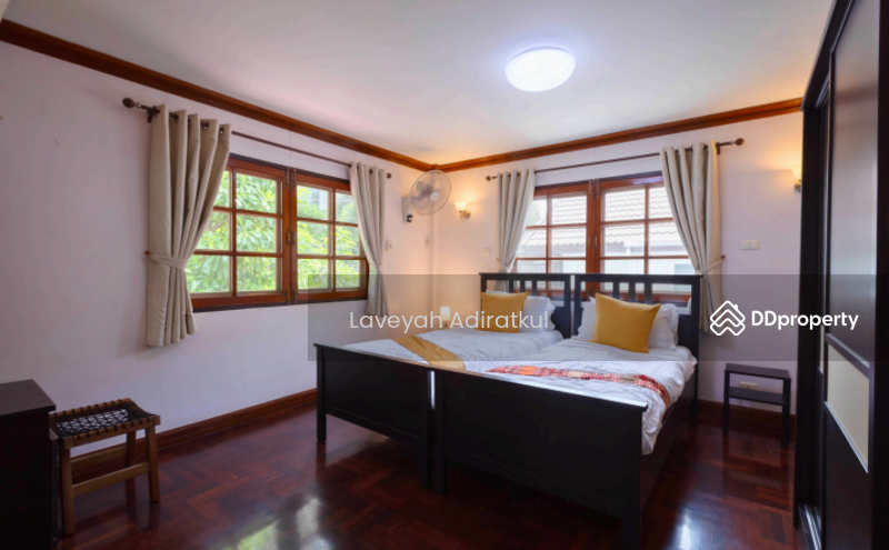 For Sale - 4-Br House near MRT Phra Ram 9, Bangkok
