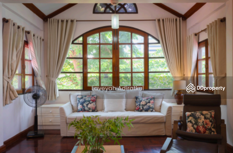 For Sale - 4-Br House near MRT Phra Ram 9, Bangkok