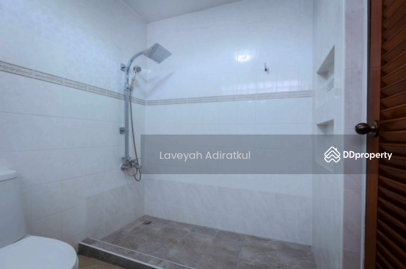 For Sale - 4-Br House near MRT Phra Ram 9, Bangkok