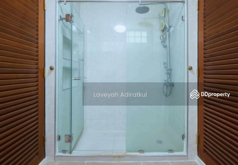 ขาย - 4-Br House near MRT Phra Ram 9, กรุงเทพ