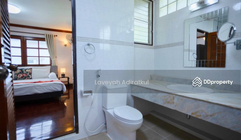 For Sale - 4-Br House near MRT Phra Ram 9, Bangkok