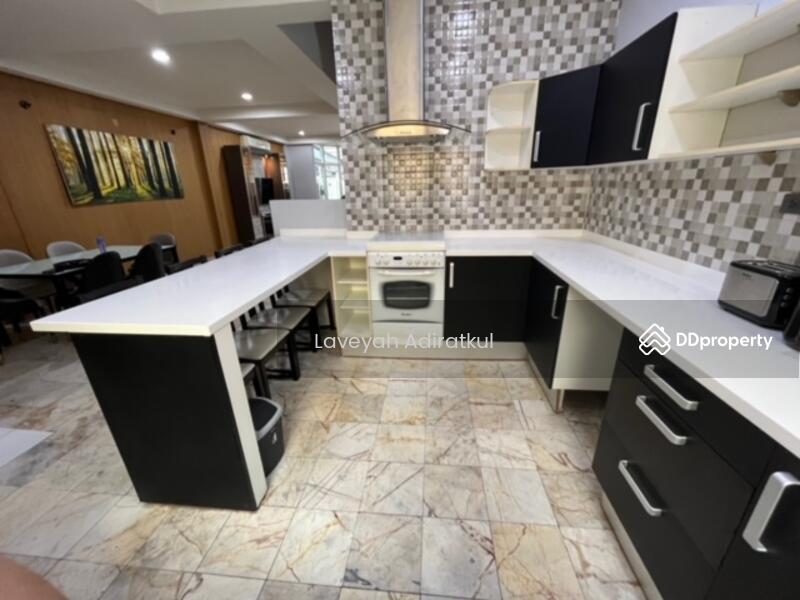 ให้เช่า - 4-Br House close to Sukhumvit, กรุงเทพ