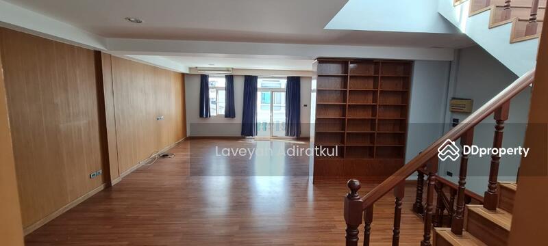 ให้เช่า - 3-Br House near BTS On Nut, กรุงเทพ