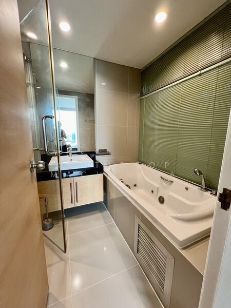Fullerton Sukhumvit, Bangkok, Sukhumvit Road, Khlong Tan Nua, Watthana, Bangkok, 2 Bedrooms, 96 sqm, Condo For Rent, by Kittiphop Machchima, 60130104 - DDproperty.com