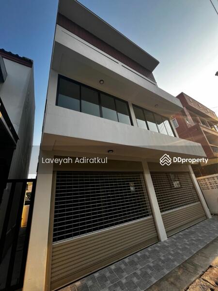 ให้เช่า - 4-Br House near BTS Ekkamai, กรุงเทพ