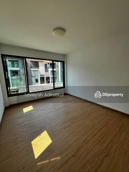 ให้เช่า - 4-Br House near BTS Ekkamai, กรุงเทพ