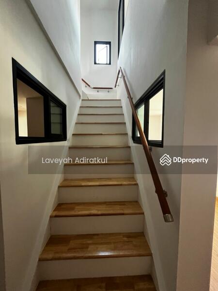 ให้เช่า - 4-Br House near BTS Ekkamai, กรุงเทพ