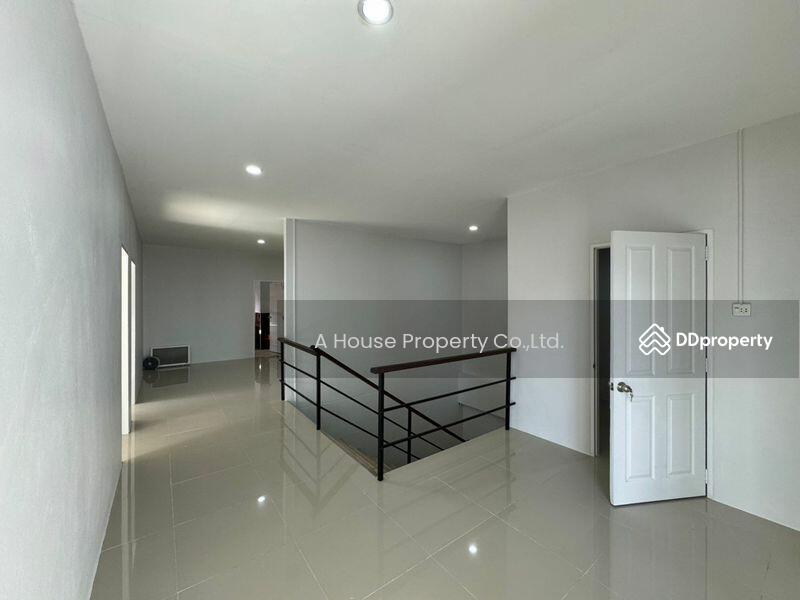For Sale - 3-storey home office for sale in the heart of Amata, Chon Buri