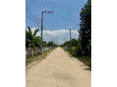 ขาย - ขายที่ดินคลองขุด 130 ตรว. ติดถนนคอนกรีต ใกล้ถนนเส้น3304-3กม. อ.บ้านโพธิ์, ฉะเชิงเทรา