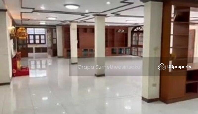 For Sale - 6-Br House near MRT Sutthisan, Bangkok
