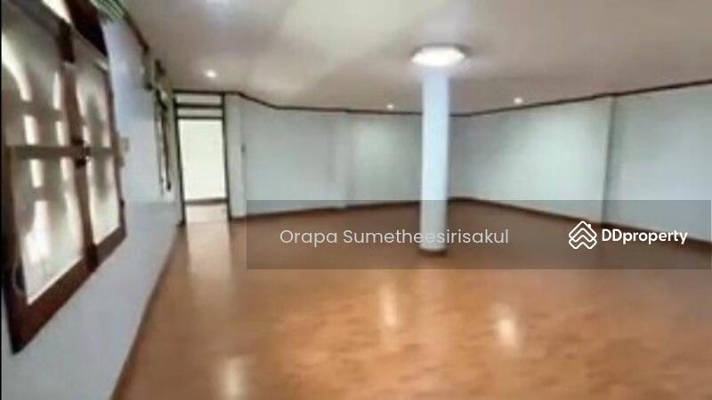 For Sale - 6-Br House near MRT Sutthisan, Bangkok