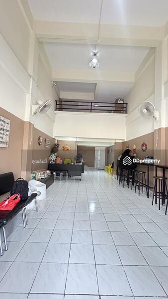 ขาย - ขายตึกแถว / อาคารพาณิชย์ 3 ชั้นครึ่ง 20 ตร.วา ใจกลางเมืองโคราช ทำเล Education Hub, นครราชสีมา