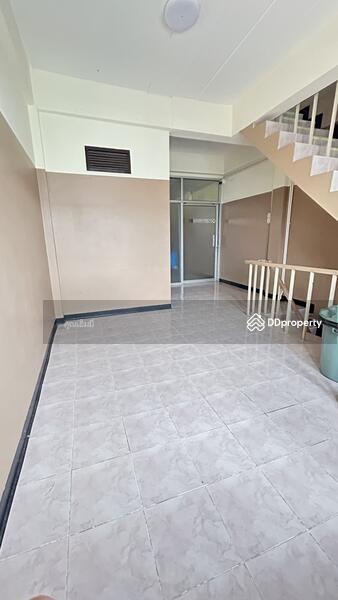ขาย - ขายตึกแถว / อาคารพาณิชย์ 3 ชั้นครึ่ง 20 ตร.วา ใจกลางเมืองโคราช ทำเล Education Hub, นครราชสีมา