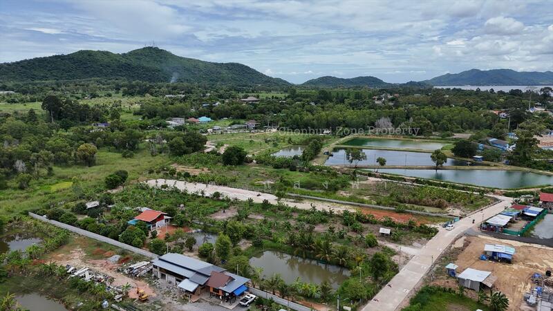 ขายที่ดินทำเลดี 1 ไร่ นาพร้าว ไร่กล้วย ติดถนน ใกล้เจปาร์ค, Chon Buri (Pattaya), Surasak, Si Racha, Chon Buri (Pattaya), , 1,600 sqm, Land For Sale, by Dusit Saengfa, 60131180 - DDproperty.com