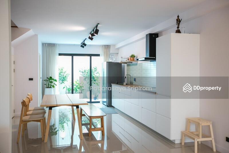 ให้เช่า - 5-Br Townhouse in Suan Luang (2229436), กรุงเทพ