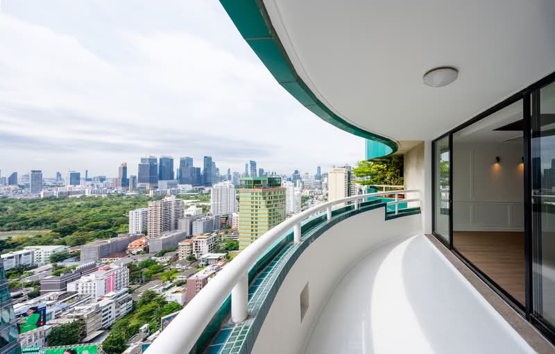 Las Colinas, Bangkok, Sukhumvit 21 Road, Khlongtoei Nua, Watthana, Bangkok, 3 Bedrooms, 240 sqm, Condo For Sale, by Waryu At, 60131769 - DDproperty.com