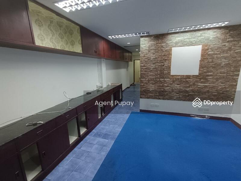 ให้เช่า - Office space for rent next to BTS Ploenchit (SPSAD3245), กรุงเทพ