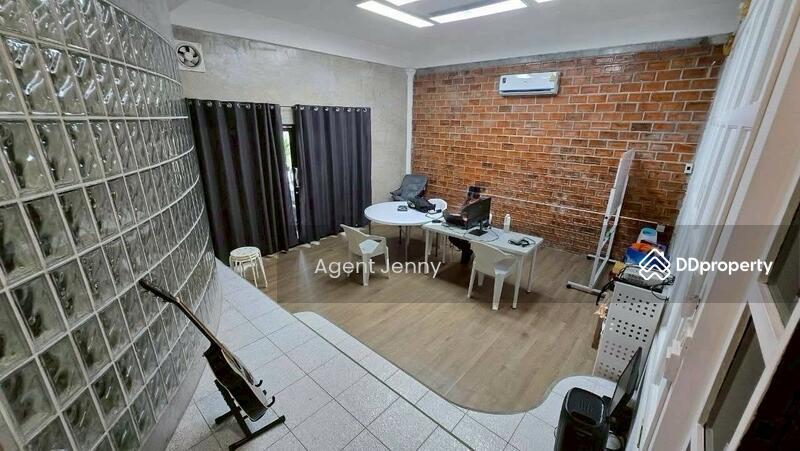 For Rent - House for rent in Lat Phrao, corner lot. (SPSJN89), Bangkok