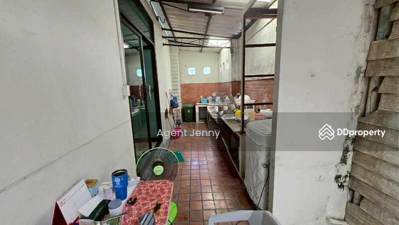For Rent - House for rent in Lat Phrao, corner lot. (SPSJN89), Bangkok