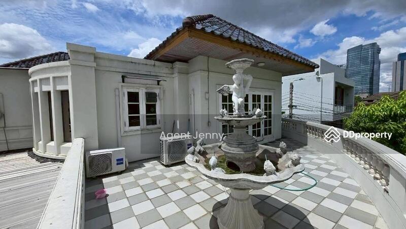 For Rent - House for rent in Lat Phrao, corner lot. (SPSJN89), Bangkok