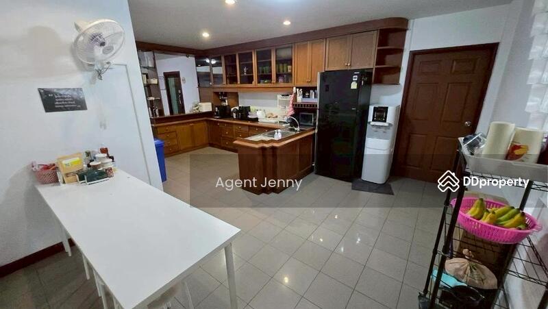 For Rent - House for rent in Lat Phrao, corner lot. (SPSJN89), Bangkok