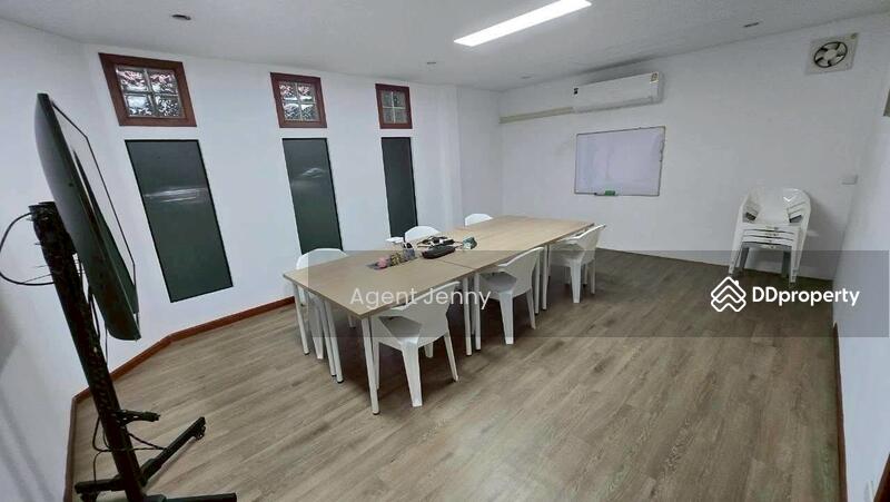 For Rent - House for rent in Lat Phrao, corner lot. (SPSJN89), Bangkok