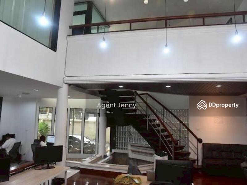 For Rent - House for rent in Lat Phrao, corner lot. (SPSJN89), Bangkok