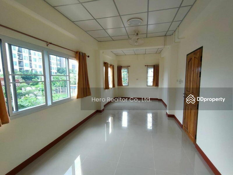For Rent - For Rent Bangkok House Yenakart MRT Khlong Toei Yan Nawa BRE19331, Bangkok