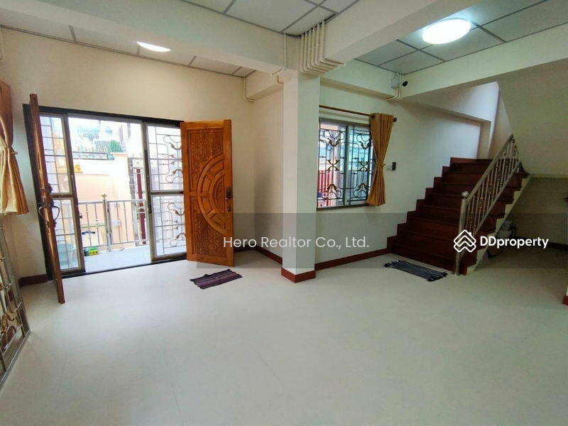 For Rent - For Rent Bangkok House Yenakart MRT Khlong Toei Yan Nawa BRE19331, Bangkok