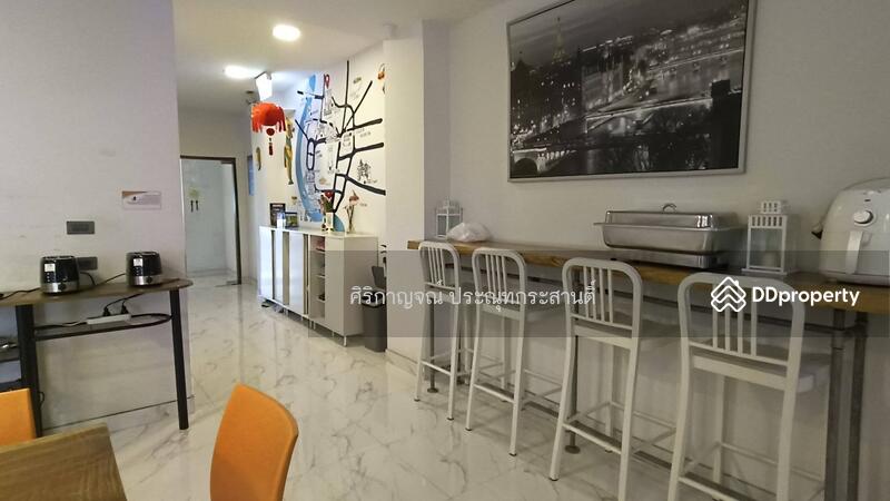 For Sale - Hostel for sale in Bang Lamphu, near Khao San Road. 5-storey building, 19 rooms, 49 beds., Bangkok