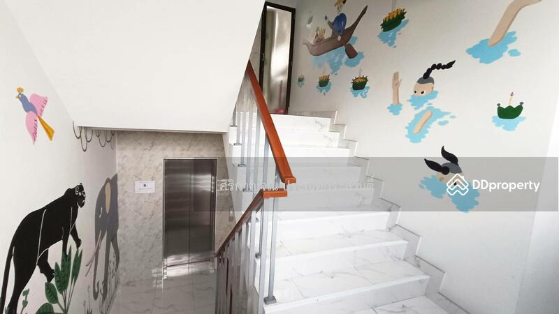 For Sale - Hostel for sale in Bang Lamphu, near Khao San Road. 5-storey building, 19 rooms, 49 beds., Bangkok