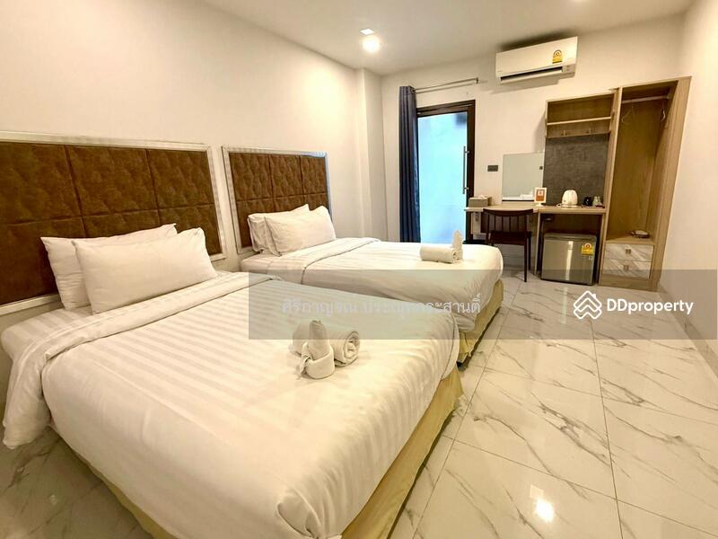 For Sale - Hostel for sale in Bang Lamphu, near Khao San Road. 5-storey building, 19 rooms, 49 beds., Bangkok