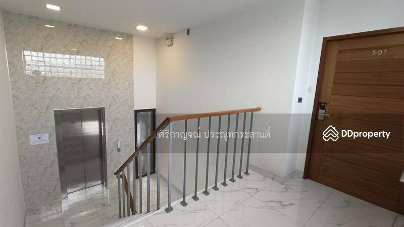 For Sale - Hostel for sale in Bang Lamphu, near Khao San Road. 5-storey building, 19 rooms, 49 beds., Bangkok