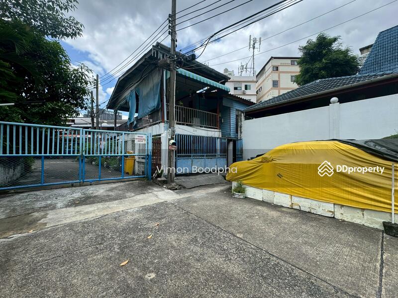 For Sale - บ้านและที่ดิน สุขุมวิท22, Bangkok