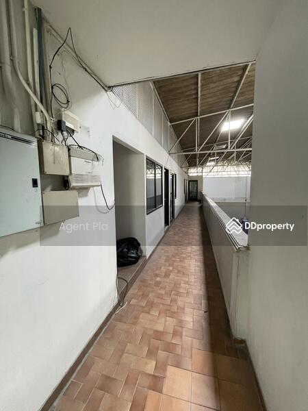 ให้เช่า - Warehouse and office for rent, just 100 meters from Bangna-Trad Road (SPSAD3256), กรุงเทพ
