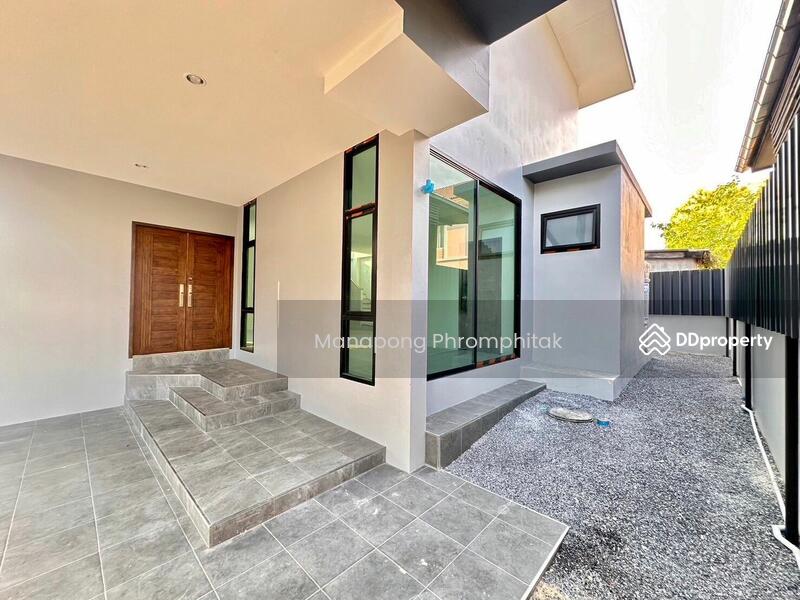For Rent - 3-Bedroom House, Bangkok