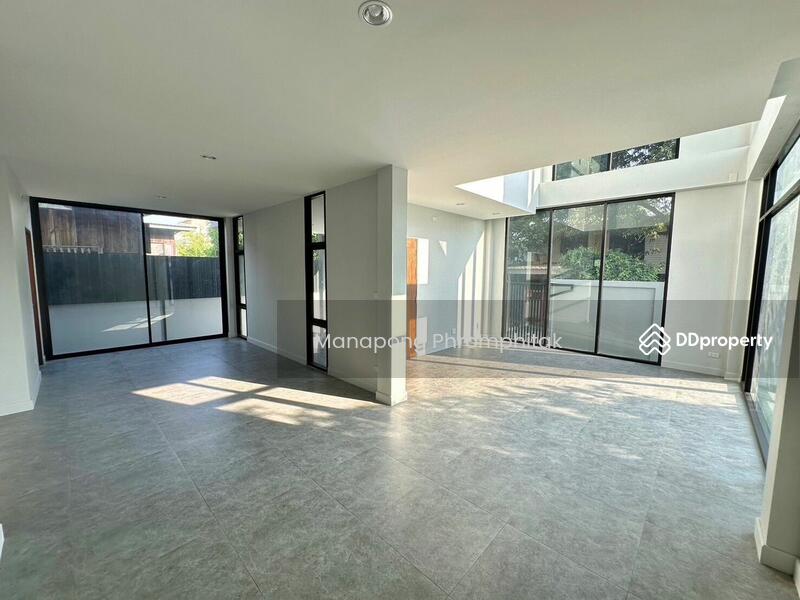 For Rent - 3-Bedroom House, Bangkok