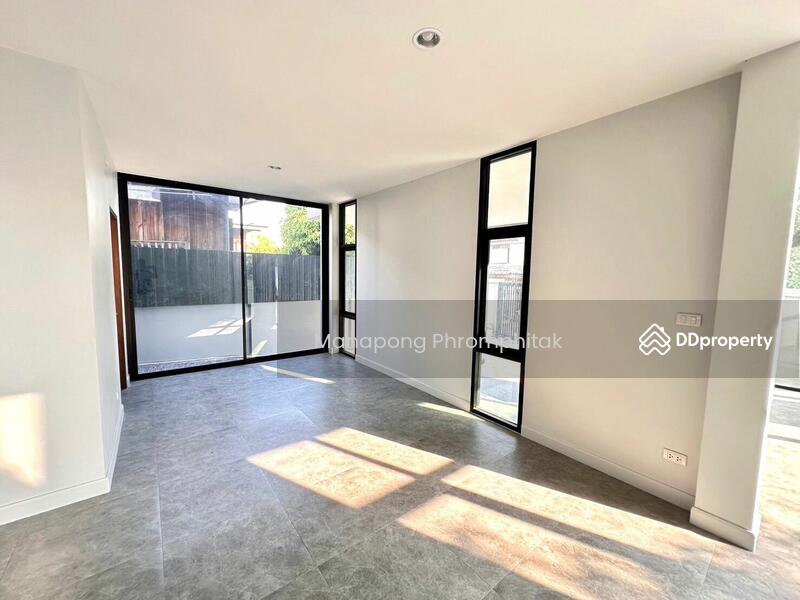 For Rent - 3-Bedroom House, Bangkok